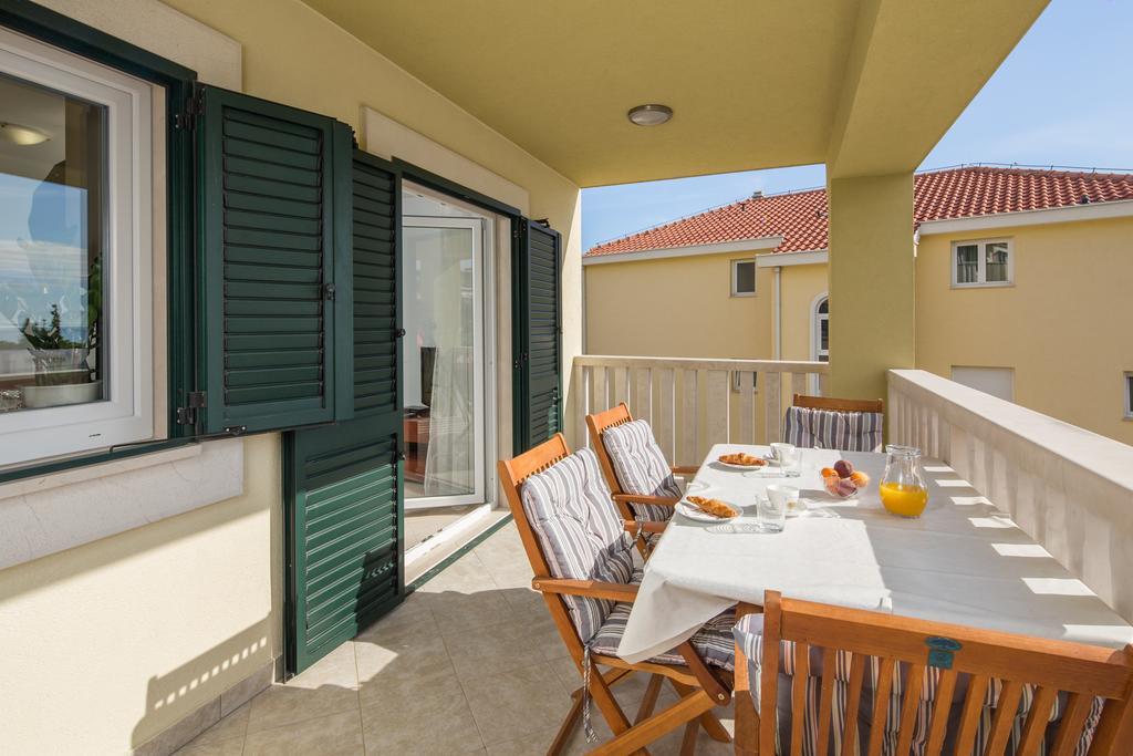 Apartments Leon Podstrana Kamer foto