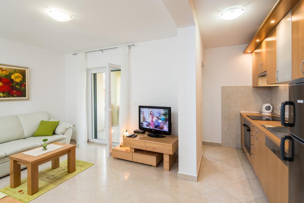 Apartments Leon Podstrana Kamer foto