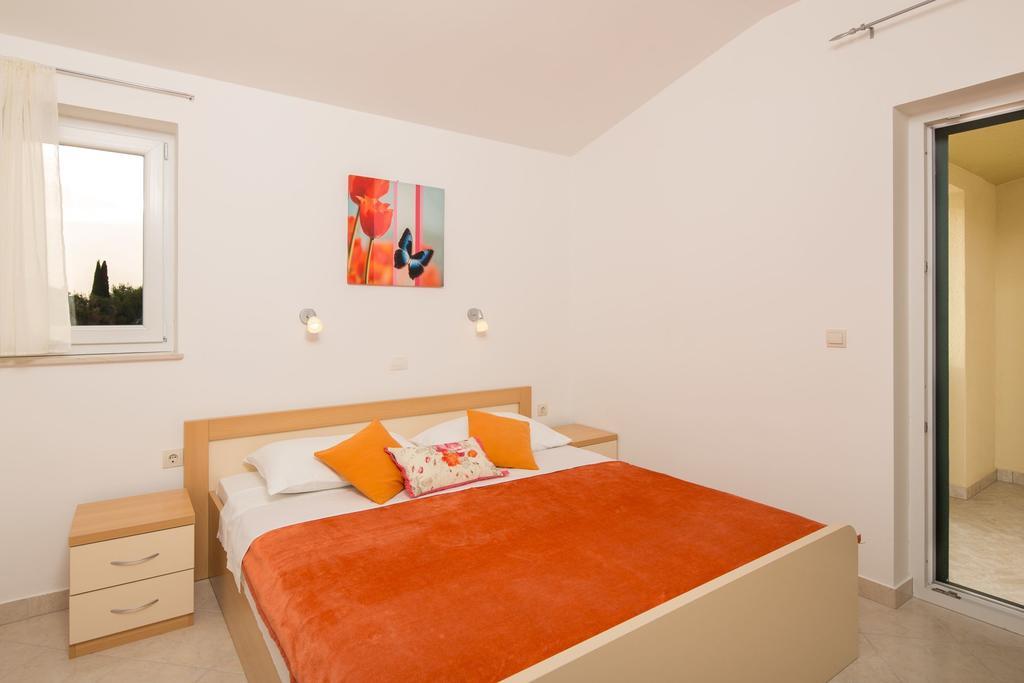 Apartments Leon Podstrana Kamer foto